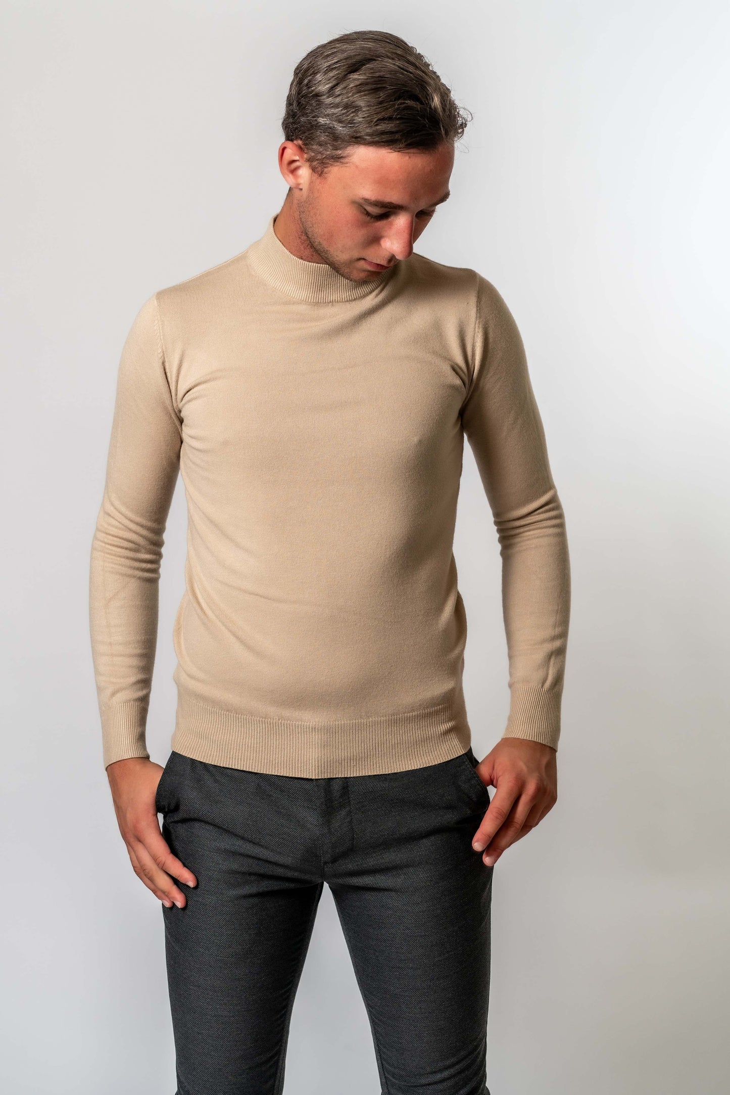 Stand-up collar sweater in beige