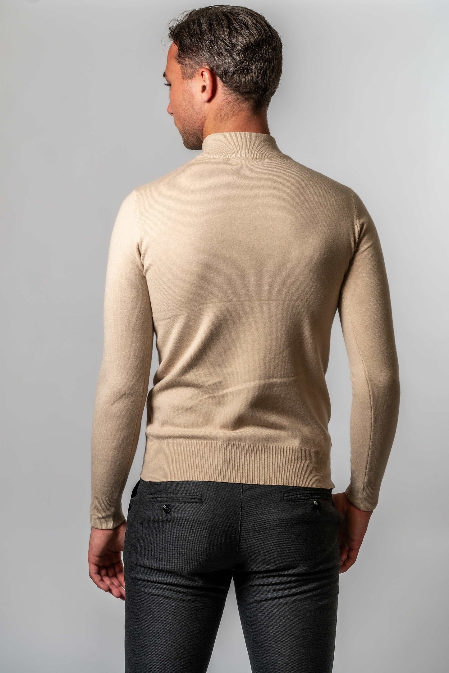 Stand-up collar sweater in beige