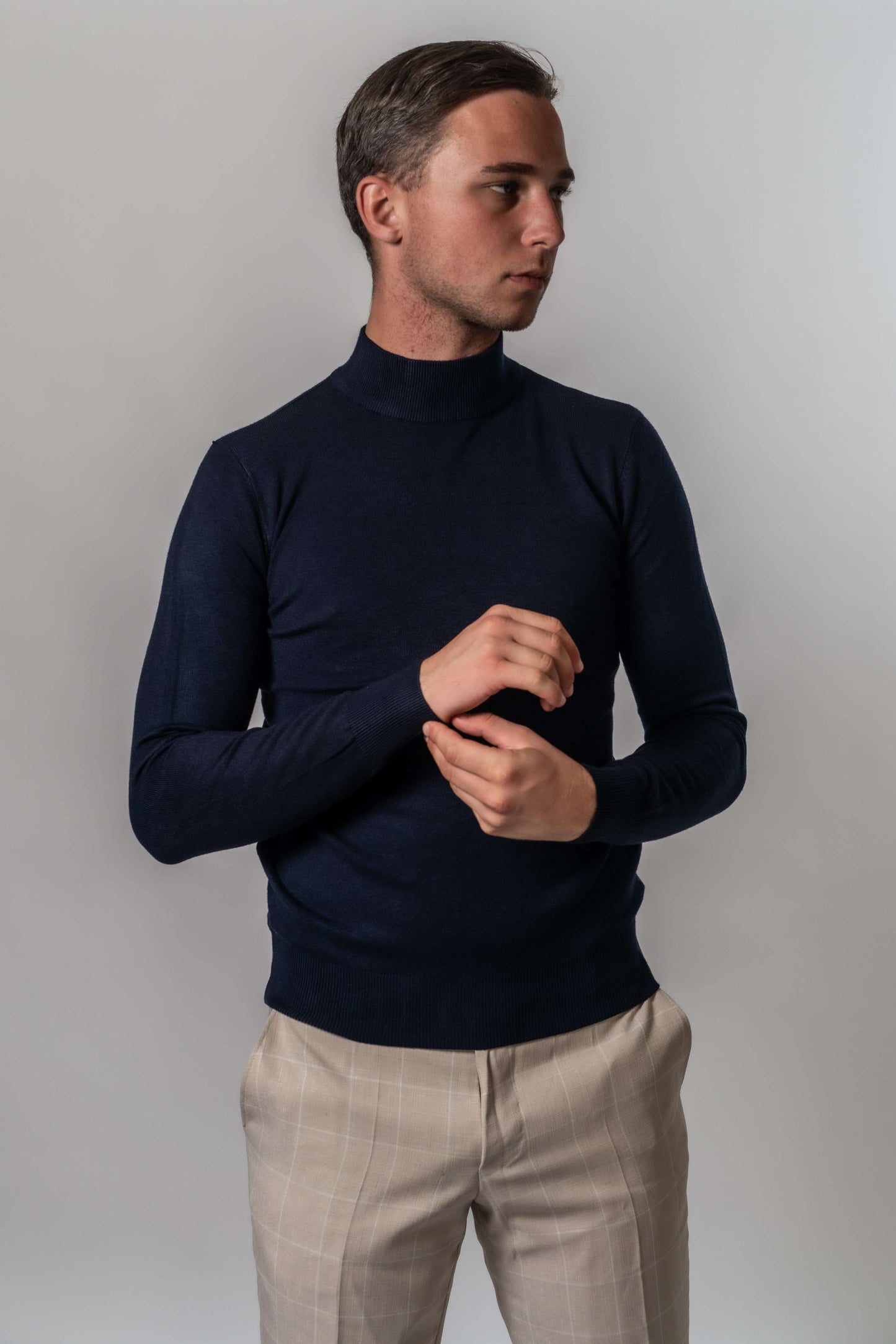 Stand-up collar sweater dark blue